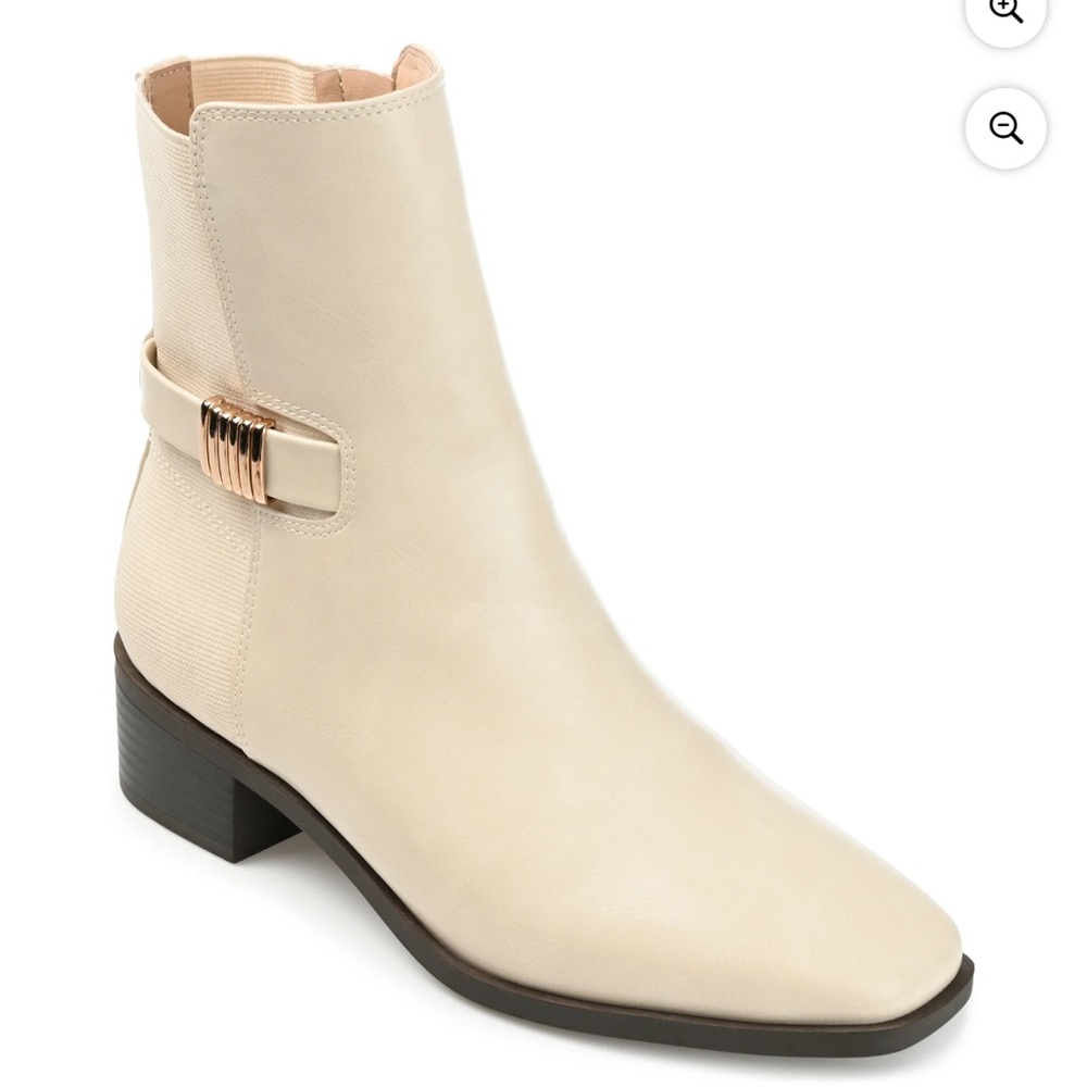 JOURNEE COLLECTION Beige Ankle Booties with Buckle